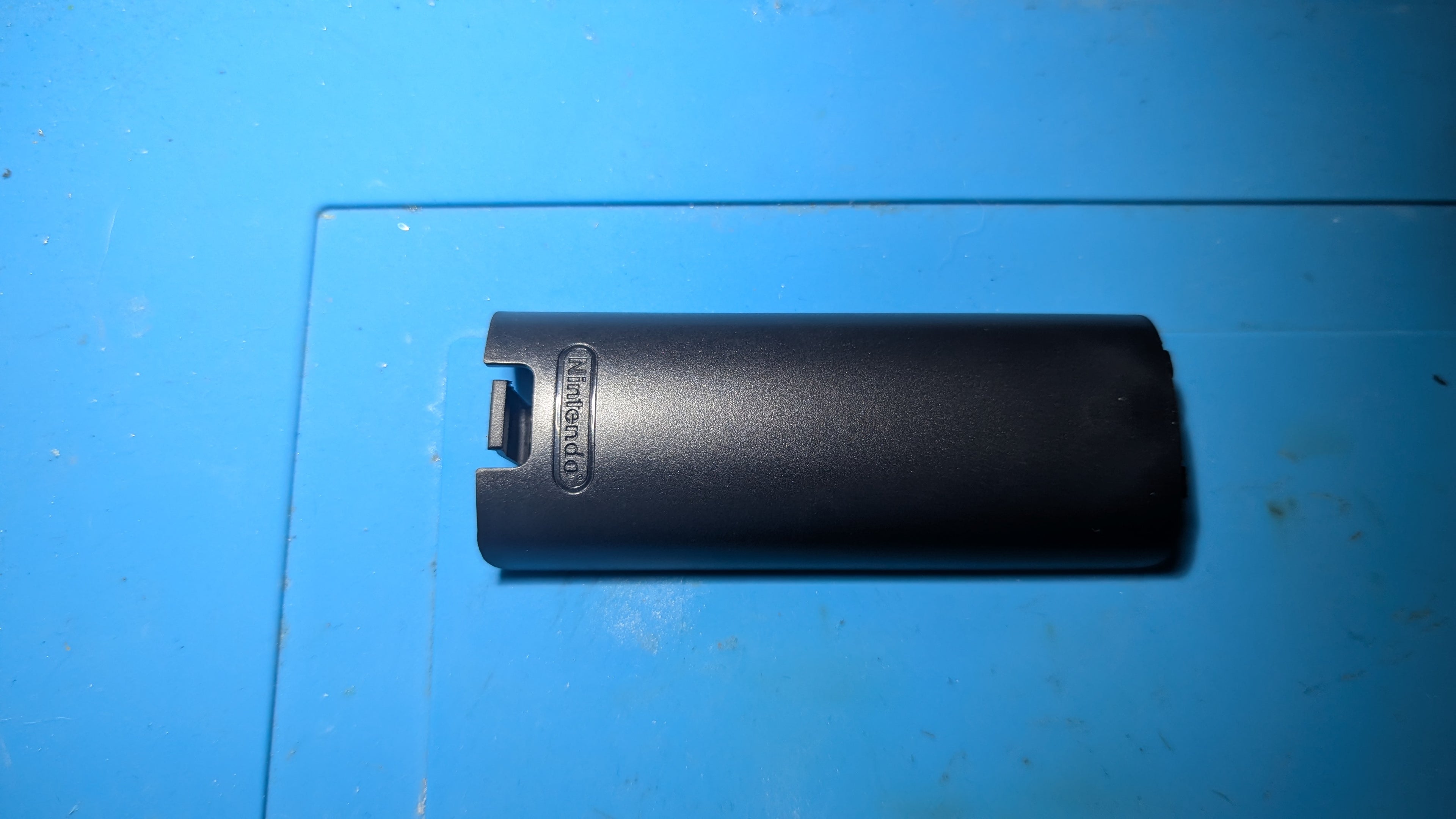 Batterilucka / Batterilock för Nintendo Wii Remote (Wiimote) – Svart